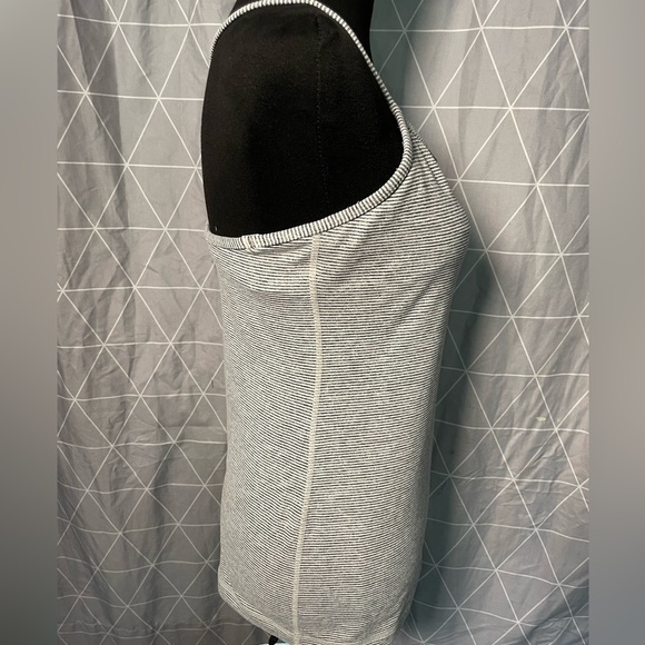 Lululemon women tank top. - Picture 3 of 9